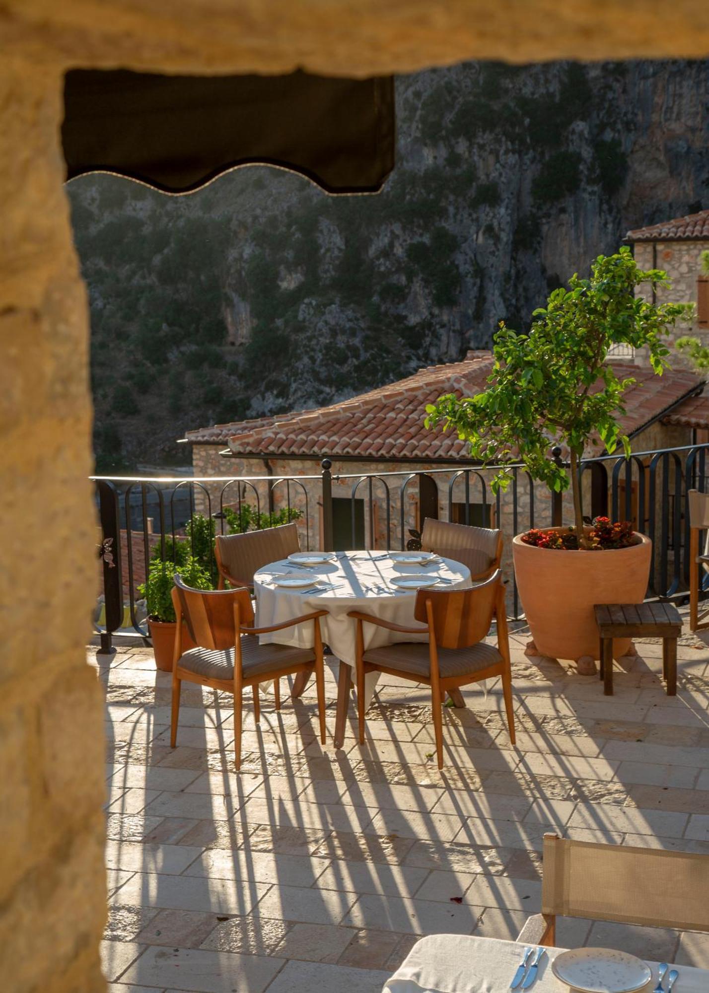 Zoe Hora Otel Dhërmi Dış mekan fotoğraf